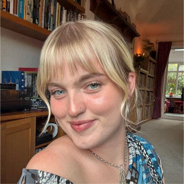 young professional looking for like minded girls : Main Photo