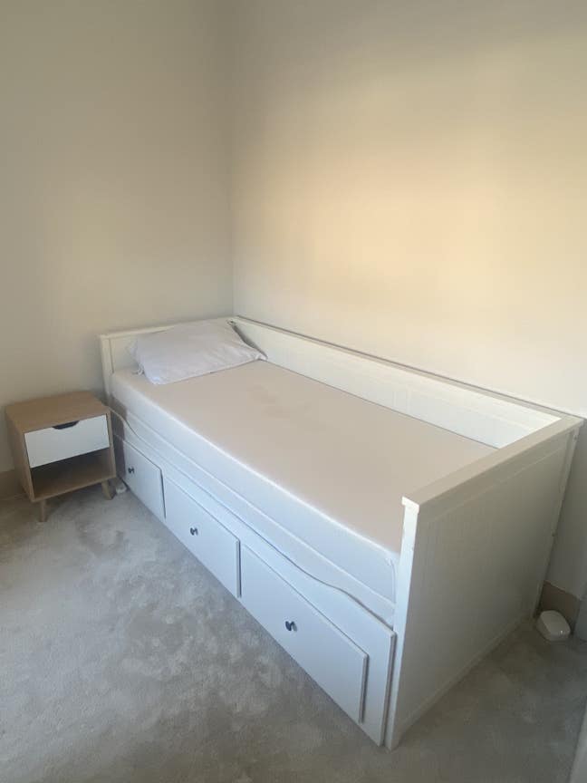 Cosy double room in a shared house  Main Photo