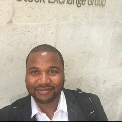 Finance professional (29) seeking tidy home Main Photo