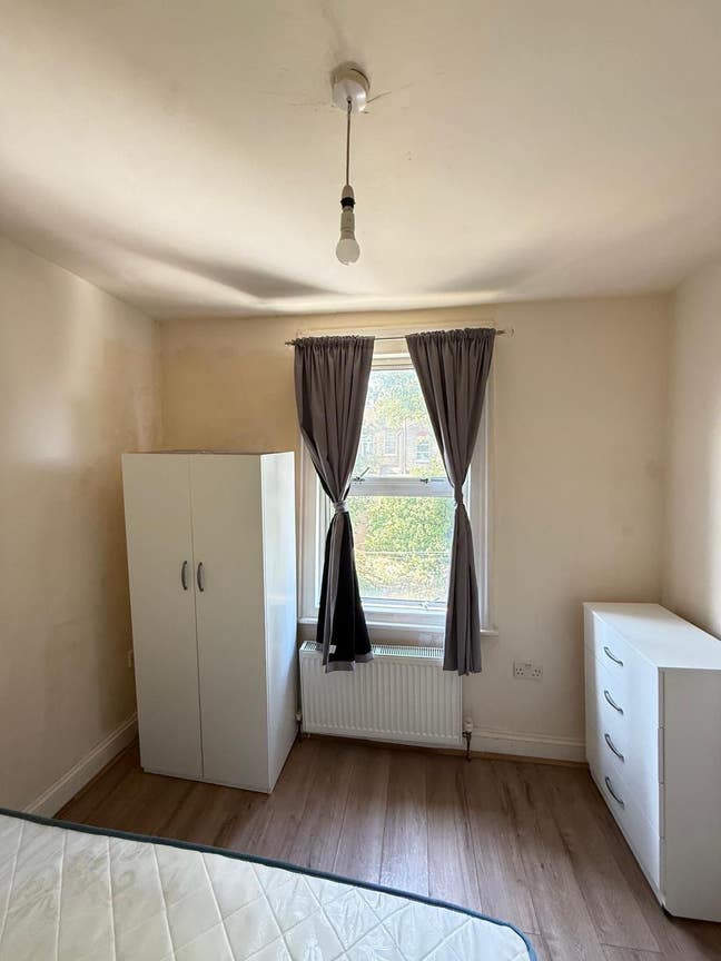 Single Room - Seven Sisters 🏠🚿 Main Photo