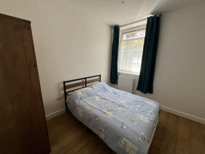 Newly Refurbished Room nr Abingdon Town Centre Main Photo