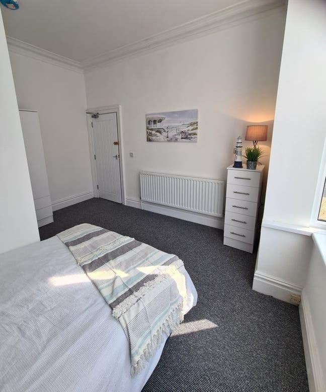 4 bed house near Uni of Bedfordshire Main Photo
