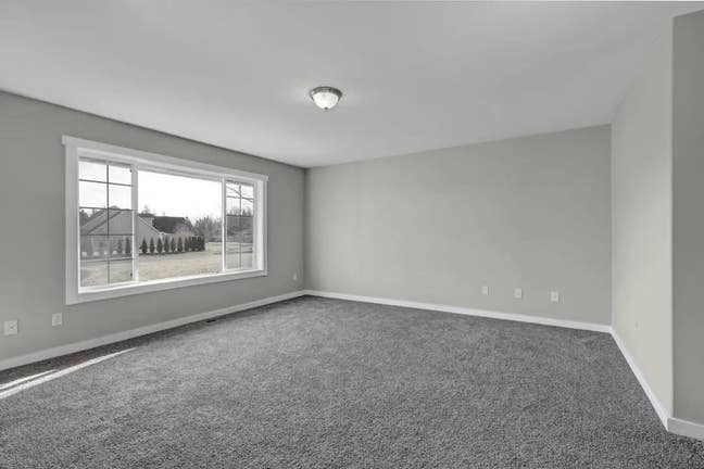 Bright Room in Kirkcaldy Main Photo