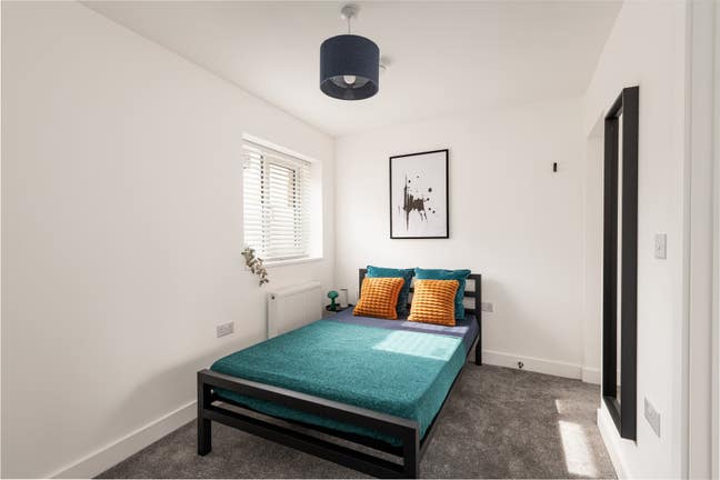 Newly Converted 5-Bed All En-Suite HMO - ME10 Main Photo