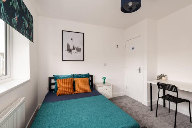 Newly Converted 5-Bed All En-Suite HMO - ME10 Main Photo