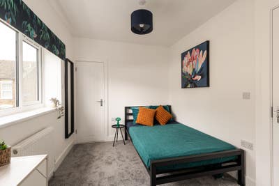 Newly Refurbished Double En-Suite Room - ME10 Main Photo