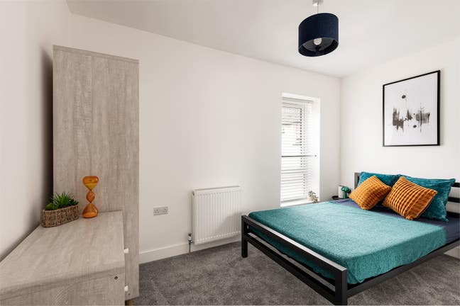 Newly Converted 5-Bed All En-Suite HMO - ME10 Main Photo