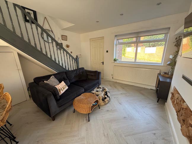 2 bed property available for short term let!  Main Photo