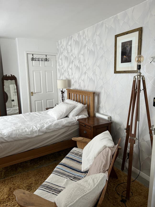Beautiful room for single occupant professional Main Photo