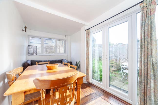 🏡 Huge Room Opposite Roehampton Uni 🎓 Main Photo