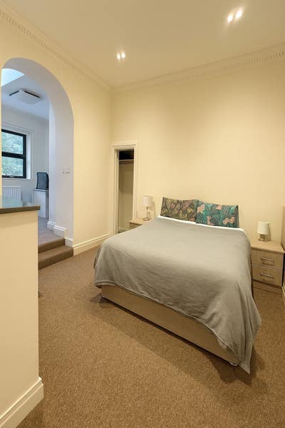 Double Room Available - All Bills Included Main Photo