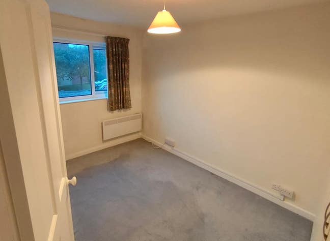 Furnished or unfurnished Two Bed Flat in Old Port Main Photo