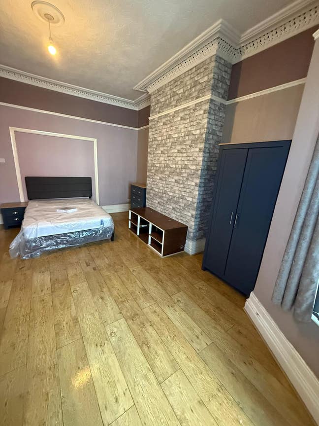 Lovely 6 Bed House L9 - Last Room Available Now! Main Photo