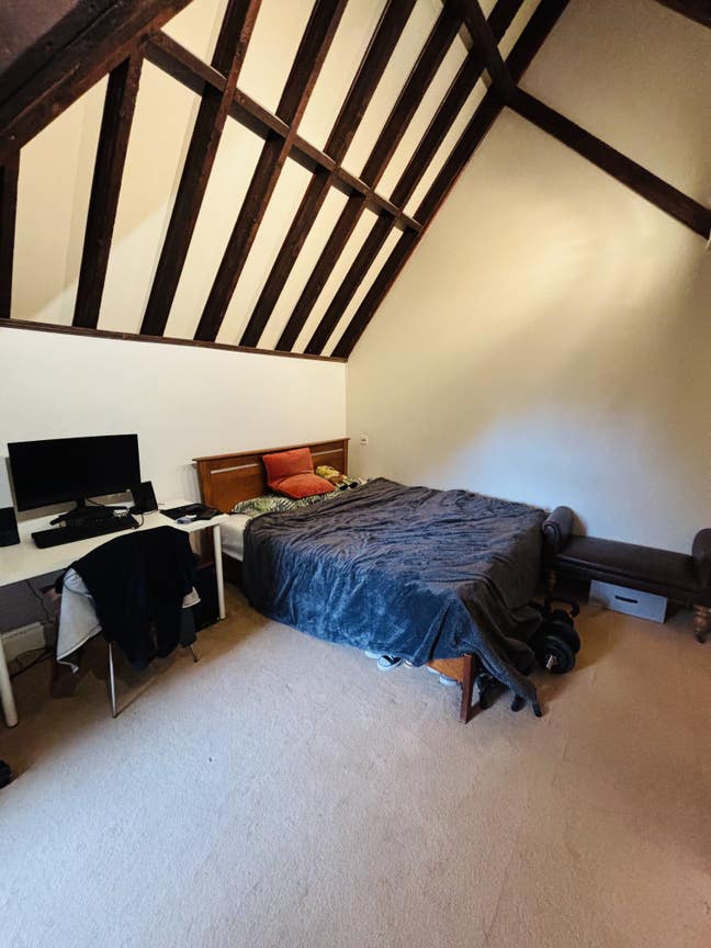 En-Suite in a Rustic House 🐿Move-in October 🍂 Main Photo