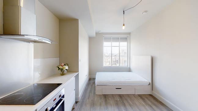 Refurbished Studio apartment available! Main Photo