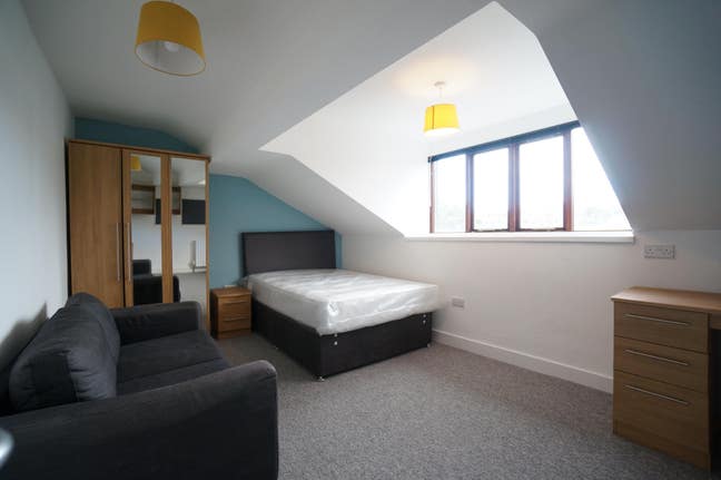 Spacious & Stylish Living - Professional rooms  Main Photo