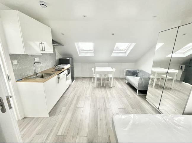 Top Floor Studio Room for a Couple Main Photo