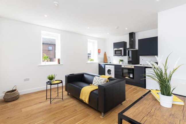 Modern Room in Hyde Park - Bills Included Main Photo