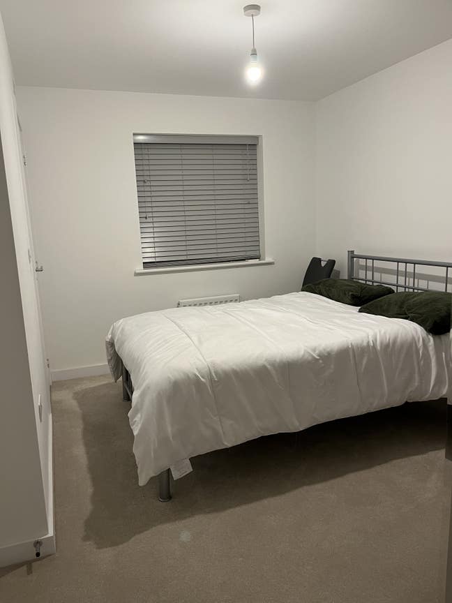 Bright and comfortable room to rent Main Photo