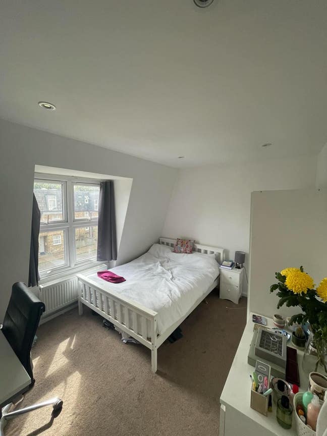 Room in Nine Elms :) Main Photo