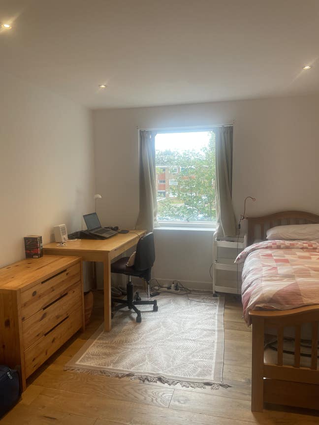 Central Hove room  Main Photo