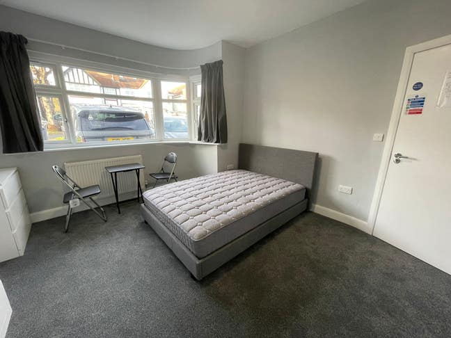 Spacious Modern Double Room Main Photo