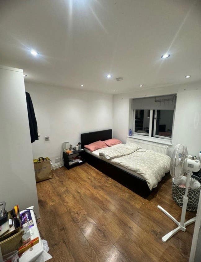 Amazing double room near Becontree Station  Main Photo
