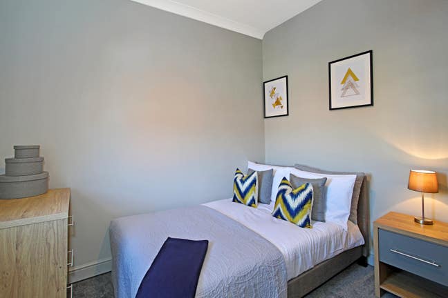 Modern 4-Bed HMO – Fully Furnished, All Bills Inc Main Photo