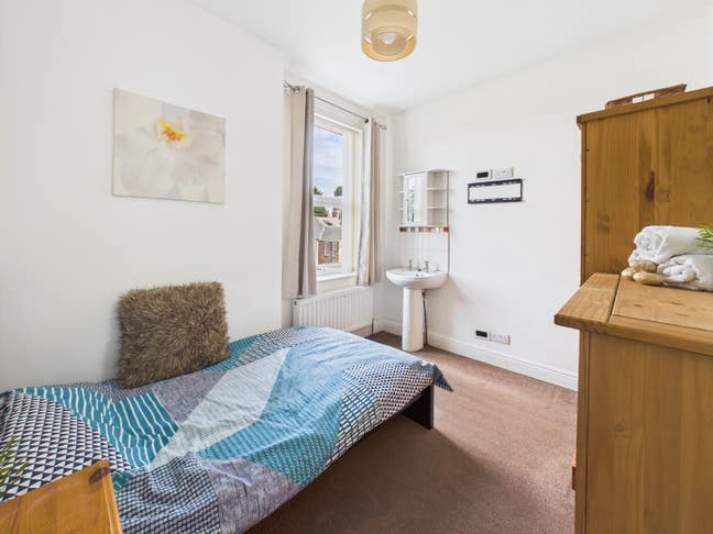 Professional House Share Main Photo