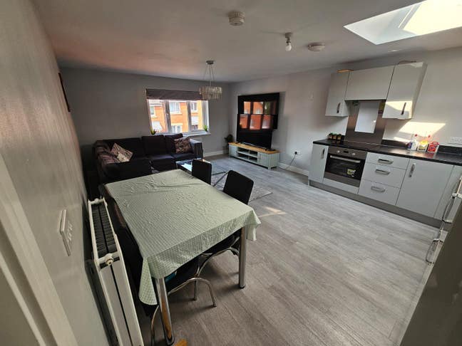 2 Bed Coach House with Garage, Parking and Garden Main Photo