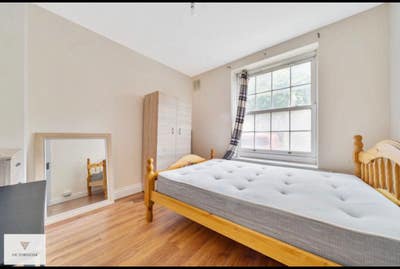 Lovely En-Suite and Double Rroom Available  Main Photo