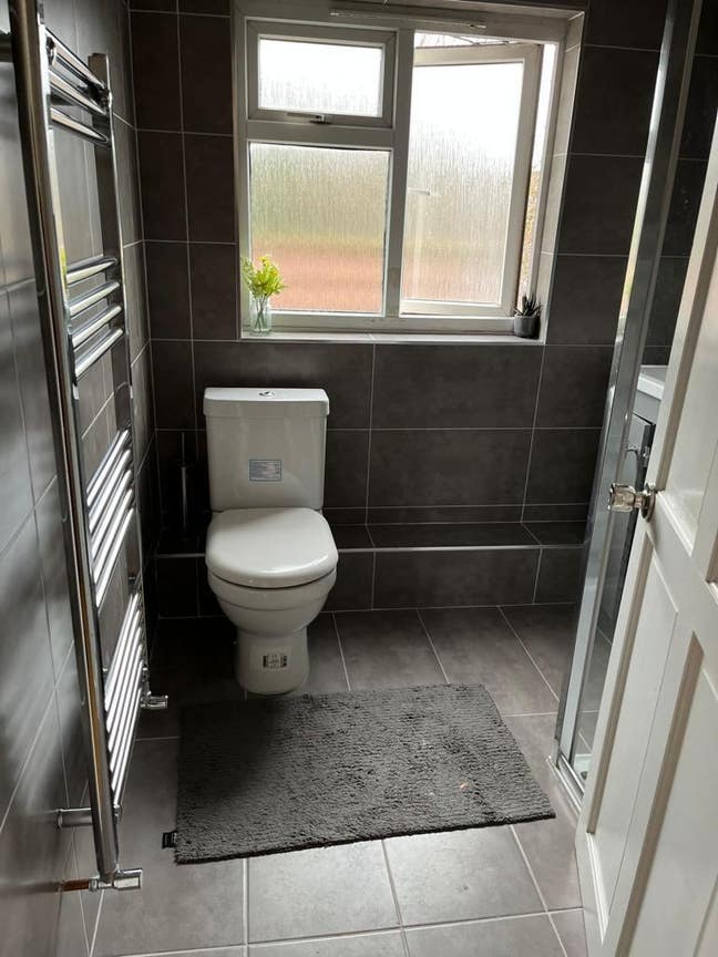 ACTON W3 - Ist Floor with ensuite  Main Photo