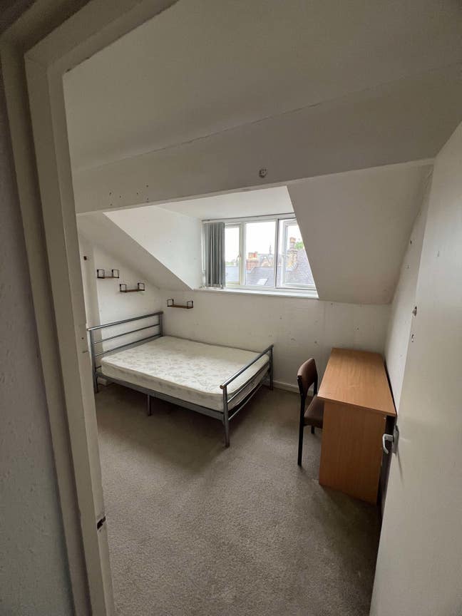 Affordable Crookesmoor room tenancy takeover 25-26 Main Photo