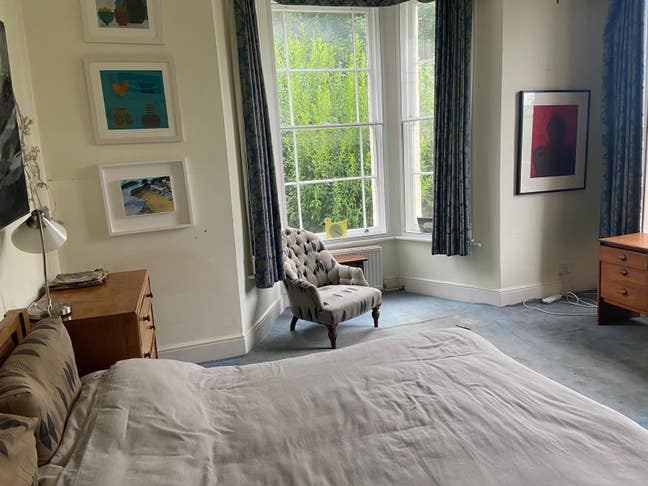 Low cost accommodation in Guildford Surrey GU1 Main Photo