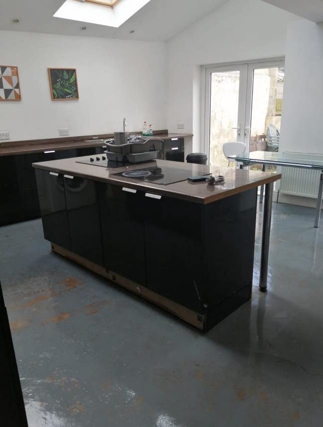 2 double rooms in 8 bed student only house Main Photo