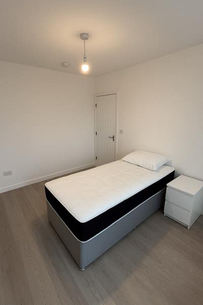 Rooms To Rent In Brand New House Share Main Photo