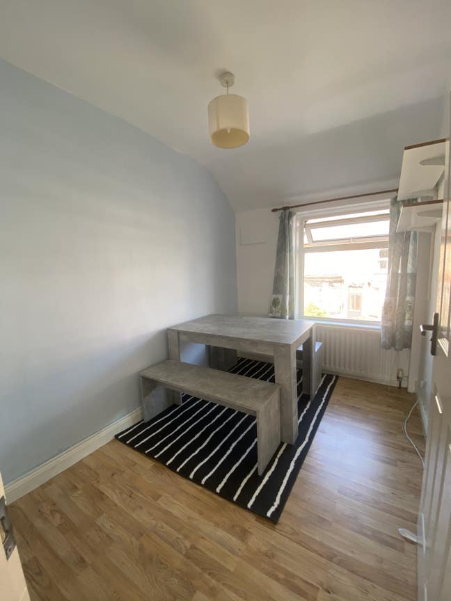Lovely 3 bedrooms terrace house at BT9 Main Photo