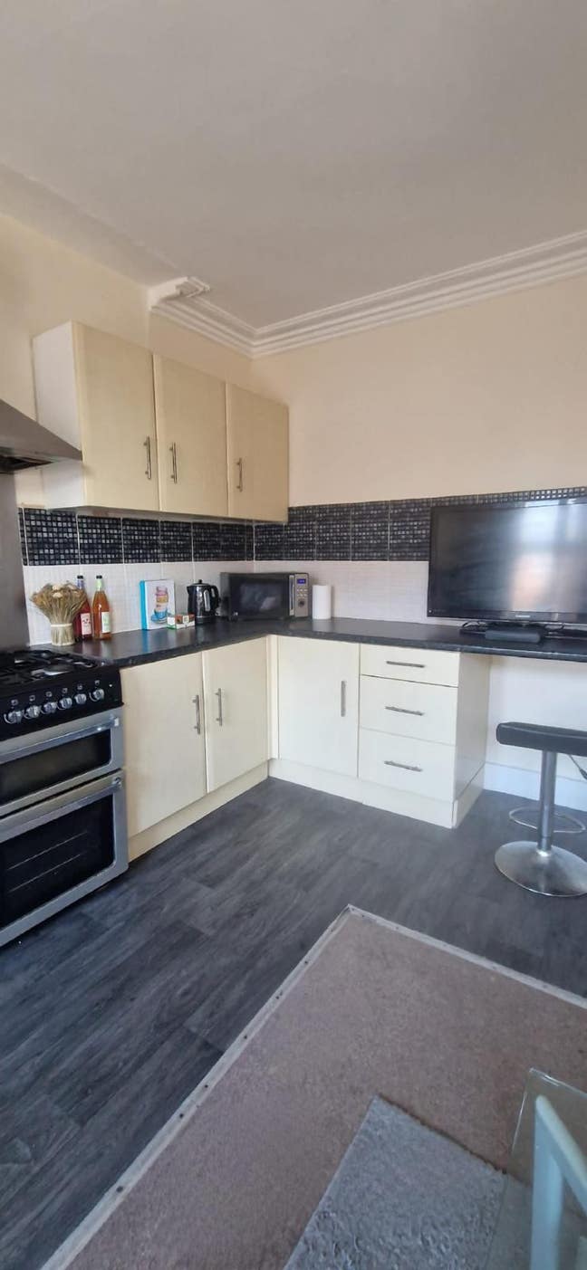 Room to let town centre located  Main Photo