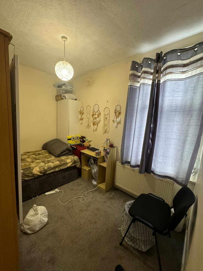 Small double room  Main Photo