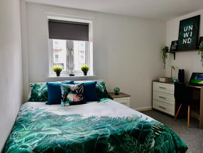 Double En-Suite, Carr Mills (LS7) – 2025/26 Main Photo