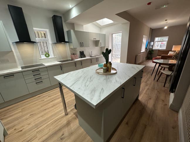 Brand new fabulous house (Ref.: 18 HR)  Main Photo