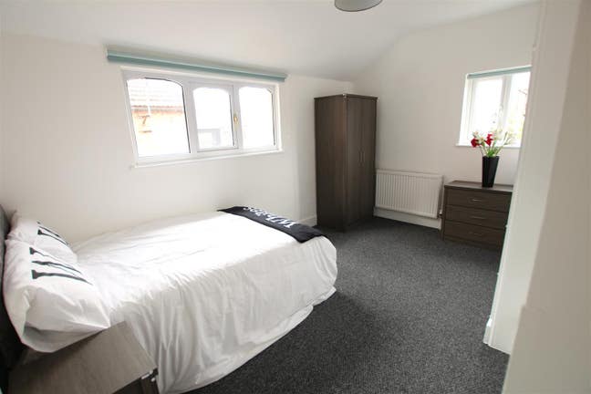Large Room Available in Abington Main Photo