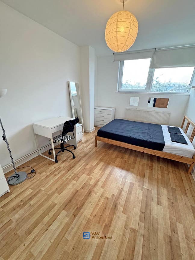 Biggest Room in the Flat (5bed) Main Photo