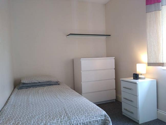 Single Room College Lane Main Photo