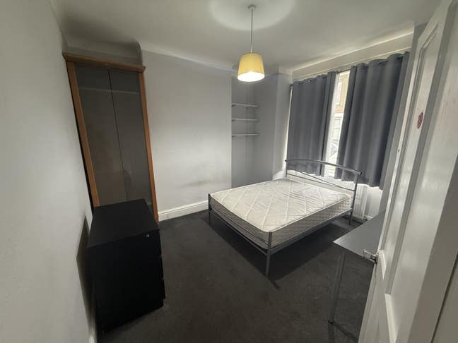 4 Double Bedroom House Braemar Road Bills Included Main Photo