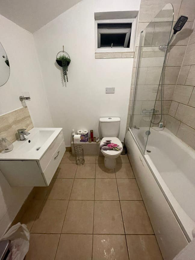 One Room Available in 3 Bed Flat  Main Photo
