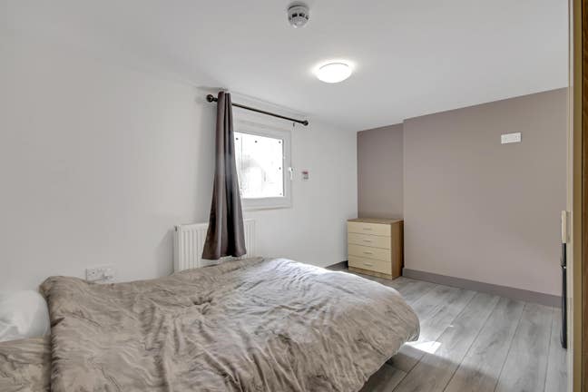 Modern Rooms for Professionals-All Bills Inc Main Photo