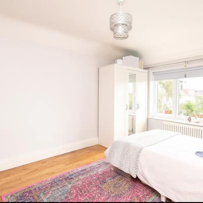  Large Double Room • 5 mins to Elm Park Station Main Photo