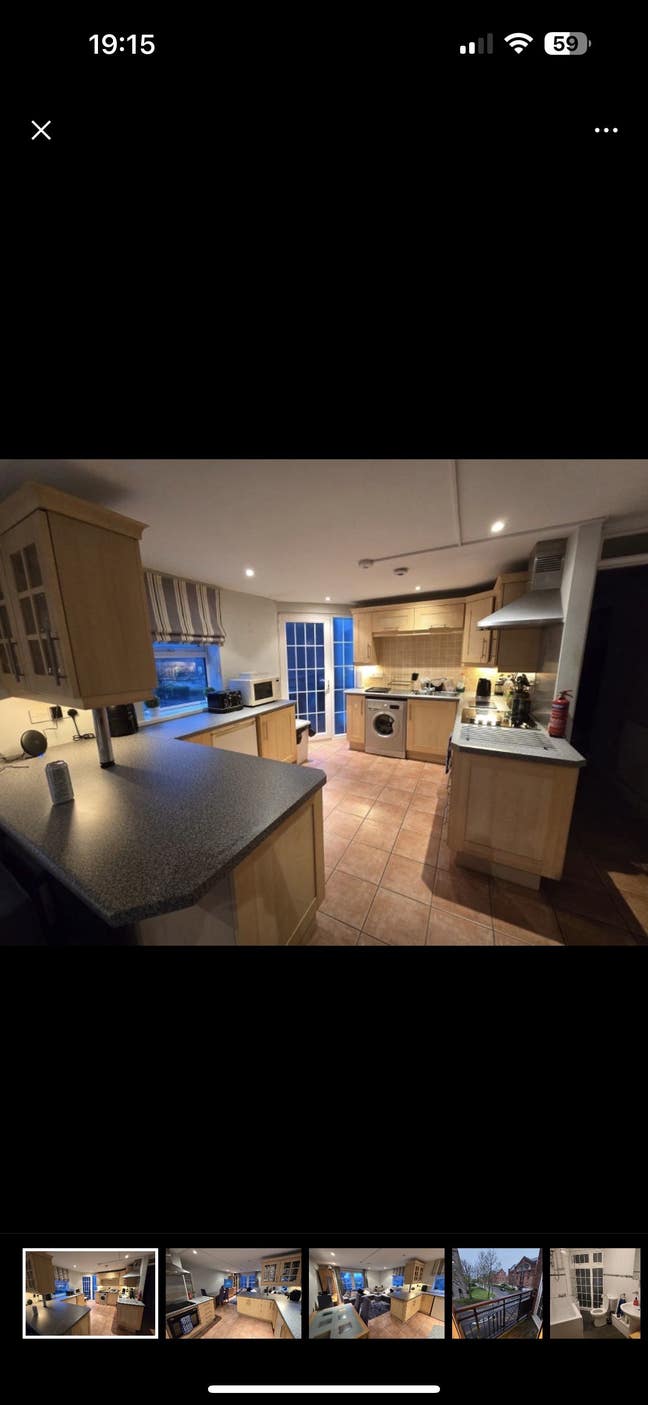 Room in flat available for rent  Main Photo
