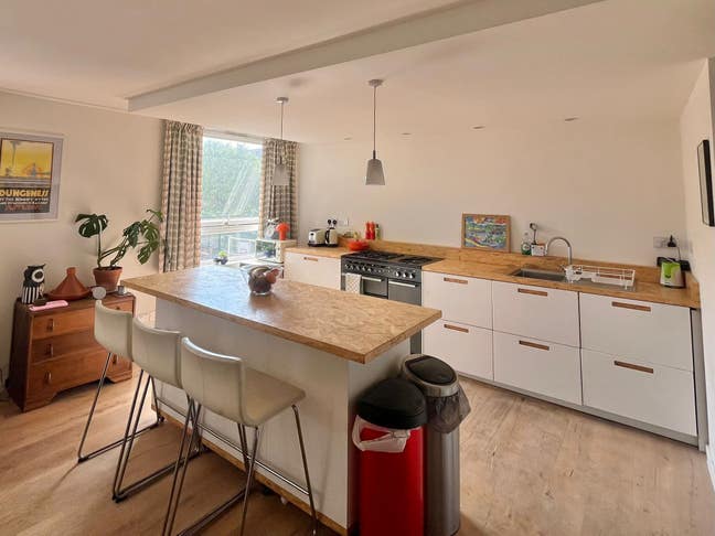 Modern & spacious flat in Camberwell  Main Photo